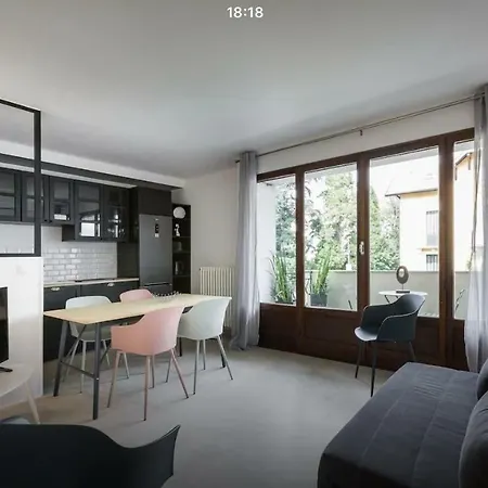 17 Rue Jean Jaurès * Annecy